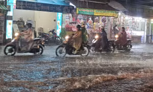 Mưa lớn ở miền Trung, Nam Bộ: Vùng mưa mở rộng, kéo dài hơn dự báo