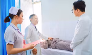 Đau vùng kín trong đêm, nam sinh suýt hỏng ‘của quý’