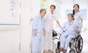 Thí điểm mô hình chăm sóc người cao tuổi ban ngày ở TPHCM 