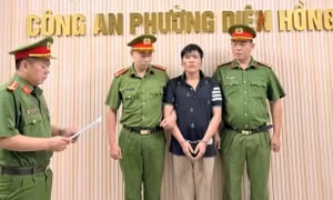 Tạm giữ hình sự đối tượng có nồng độ cồn dùng dao tấn công CSGT tại TPHCM