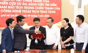 TPHCM tiếp nhận hồ sơ vị trí chôn cất 21 liệt sĩ từ nhóm chuyên gia Mỹ