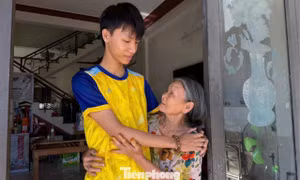 Nam sinh mồ côi được xóa khoản nợ 1,7 tỷ đồng: ‘Em sẽ cố gắng học, sống nên người’