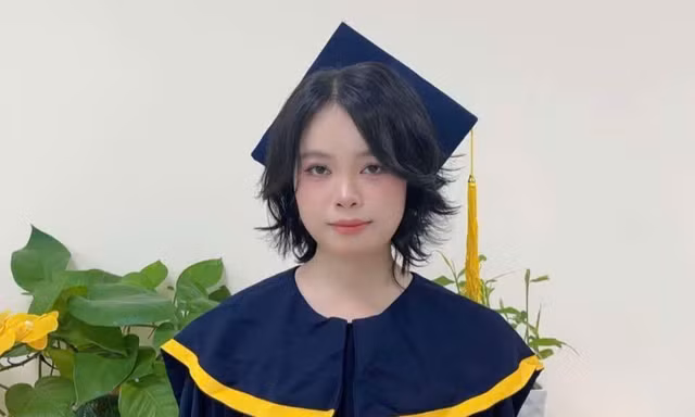 Cô gái dân tộc Nùng hoàn thành ước mơ đại học từ tình yêu thương và nghị lực vượt khó
