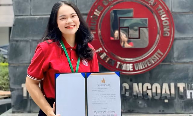 Nữ sinh Ngoại thương nhận học bổng toàn phần thạc sĩ tại Tây Ban Nha 