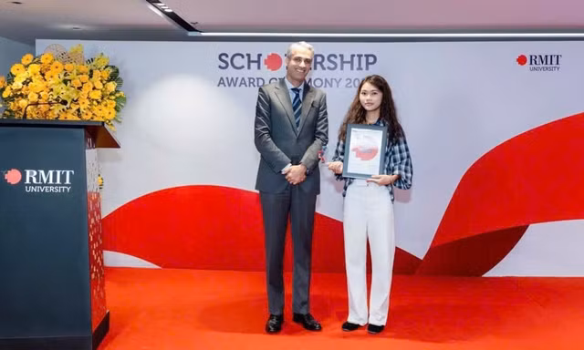 Vượt qua hoàn cảnh khó khăn, nữ sinh giành học bổng Đại học RMIT với ước mơ theo đuổi ngành Tâm lý học