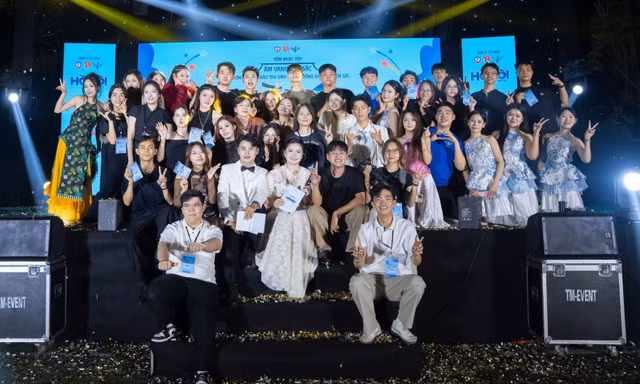Lan tỏa bản sắc, kết nối sức trẻ tại Chào tân sinh viên trường ĐH Kiểm sát với chủ đề Hò hội - Âm vang bản sắc