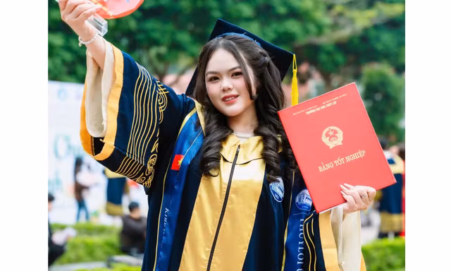 Nguyễn Thanh Huyền - sinh viên Kinh tế xây dựng tốt nghiệp Xuất sắc với nhiều dấu ấn học thuật
