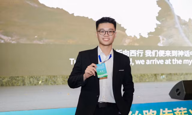  Giữa rất nhiều cánh cửa đang rộng mở, thật đáng tiếc nếu tuổi trẻ chỉ đứng nhìn
