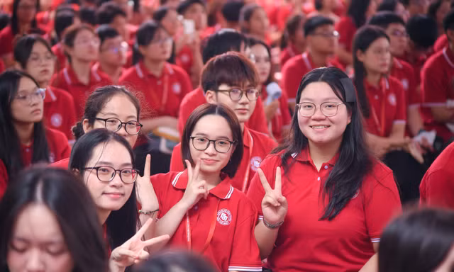 Hóa đơn học phí có dễ lấy để giảm trừ khi tính thuế thu nhập? 