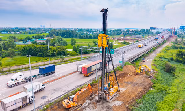 Dự án mở rộng cao tốc TPHCM - Trung Lương - Mỹ Thuận thi công cầm chừng