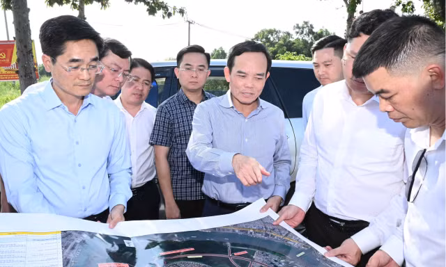 Bí thư Thành ủy TPHCM yêu cầu đẩy nhanh tiến độ các dự án ở Thủ Thiêm