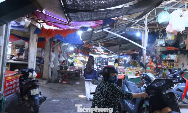 Chợ ở Nghệ An: Nơi xuống cấp, nơi xây tiền tỷ lại bỏ hoang