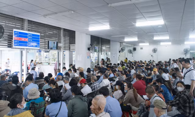  Bệnh viện Chợ Rẫy ghi nhận lượng người đến khám và điều trị đông chưa từng có