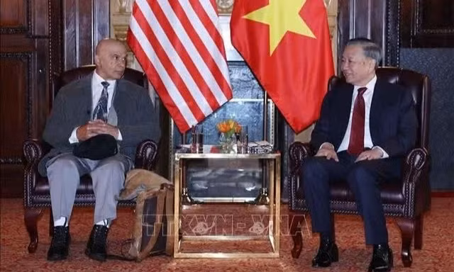 Đảng Cộng sản Việt Nam coi trọng quan hệ hữu nghị truyền thống với Đảng Cộng sản Mỹ