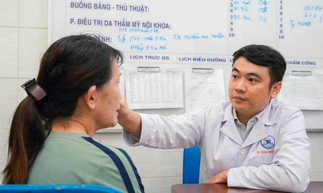 Ghép da cứu đôi mắt người phụ nữ sau sự cố phẫu thuật thẩm mỹ