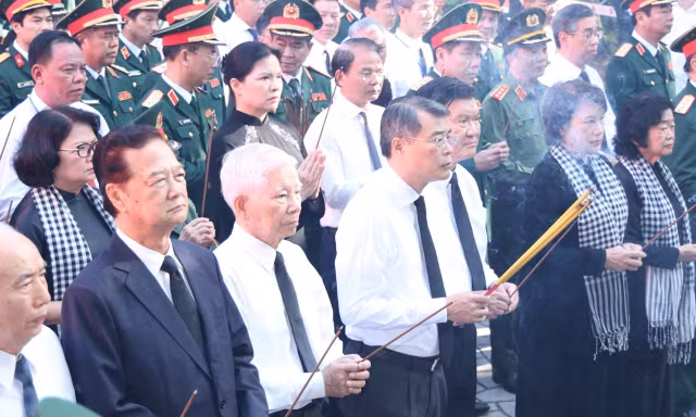  Lễ viếng, truy điệu và an táng 731 hài cốt liệt sĩ được tìm thấy tại Công viên Lê Thị Riêng