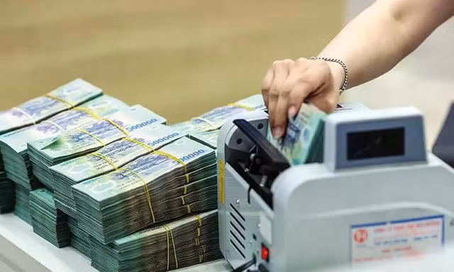  Phó Thủ tướng yêu cầu khẩn trương giảm lãi suất cho vay từ 1,5 - 2%
