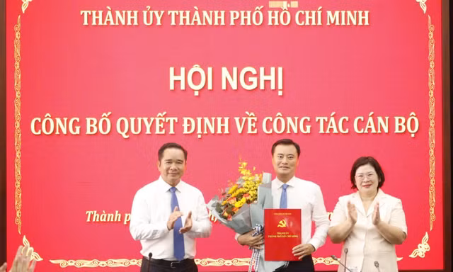 Phê chuẩn miễn nhiệm chức Phó Chủ tịch UBND TPHCM với ông Bùi Xuân Cường
