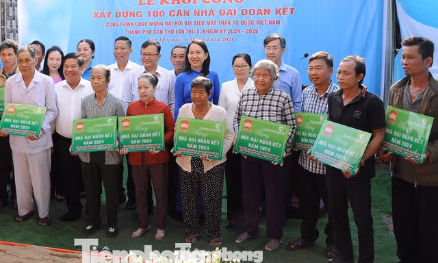 TP Cần Thơ hỗ trợ hơn 35 tỷ đồng xây dựng và sửa chữa nhà cho 503 hộ người có công và thân nhân liệt sĩ.