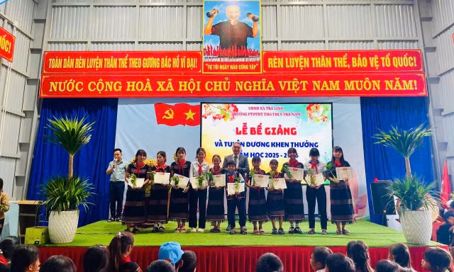 Độc lạ Đà Nẵng: Thưởng sâm Ngọc Linh cho học sinh giỏi