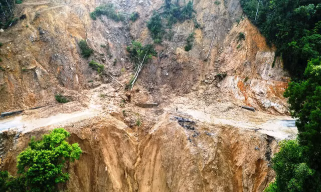Nhiều nơi tại Huế mưa trên 500 mm, cảnh báo lũ quét, sạt lở diện rộng
