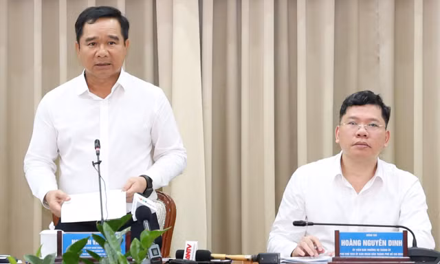 Chủ tịch TPHCM nói về nguyên nhân nhiều doanh nghiệp rời thị trường 