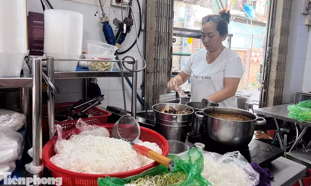 Thắt chặt chi tiêu khi xe công nghệ tăng cước