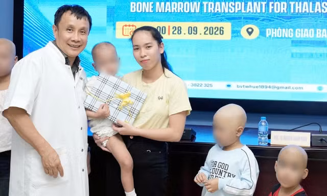 Ghép tủy cho bé 4 tuổi từ người hiến chỉ 18 tháng tuổi