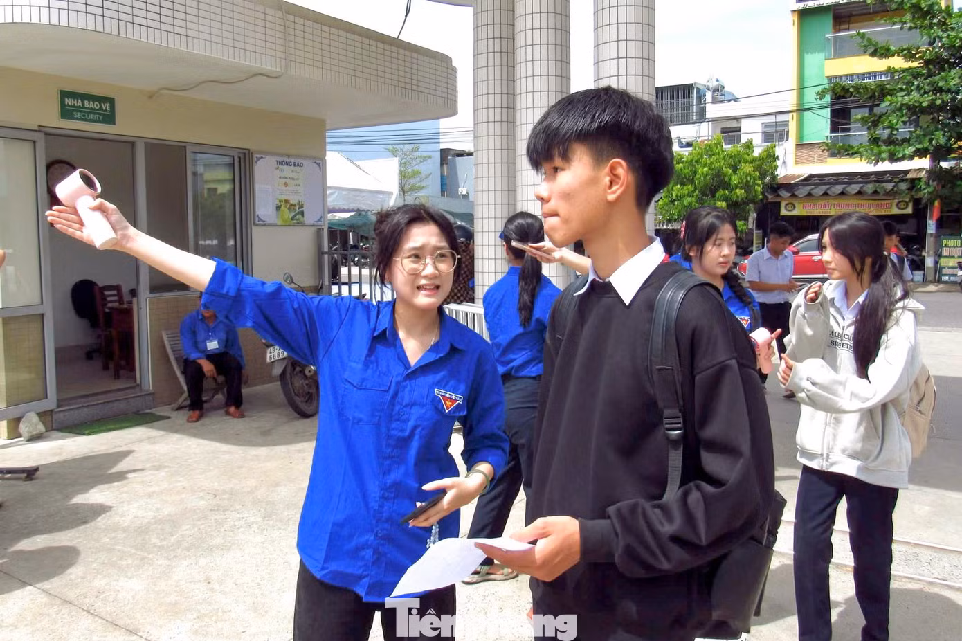 tp-da-nang-tiep-suc-mua-thi-2.jpg