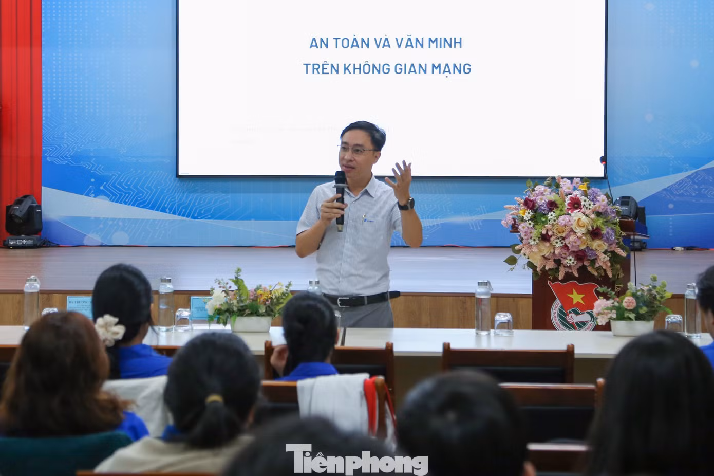 tp-la-chan-so-tren-khong-gian-mang-9.jpg