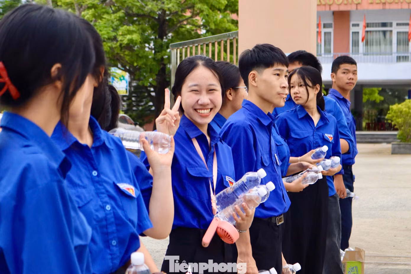 tp-da-nang-tiep-suc-mua-thi-15.jpg