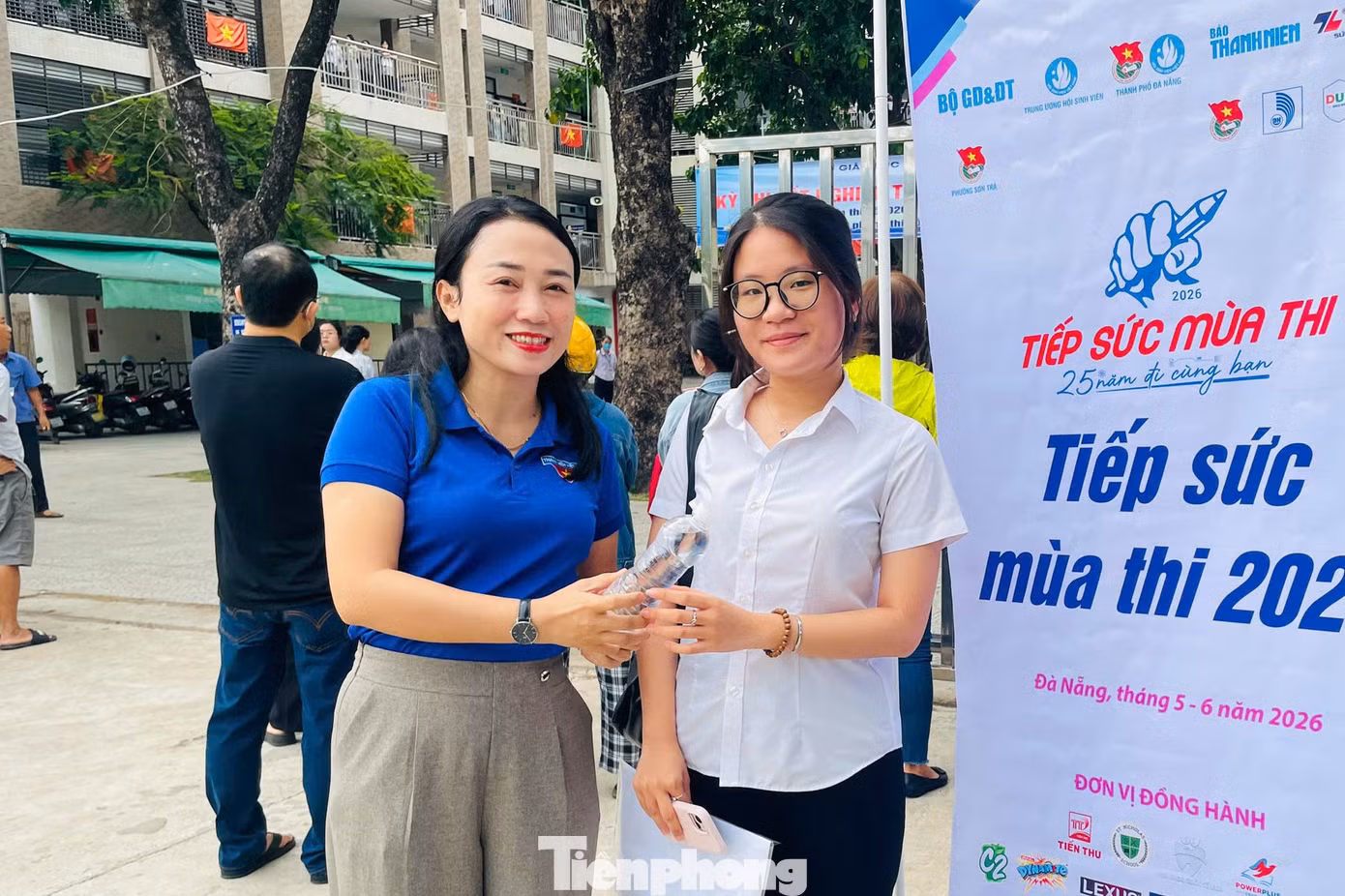 tp-da-nang-tiep-suc-mua-thi-17.jpg