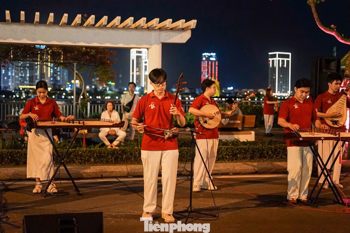 tp-nguoi-tre-tiep-lua-nghe-thuat-dan-gian-8.jpg