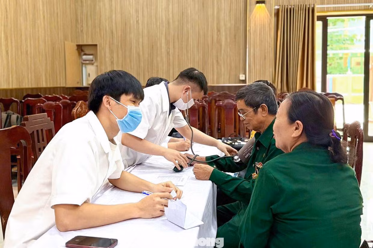 tp-ao-xanh-tri-an-3.jpg