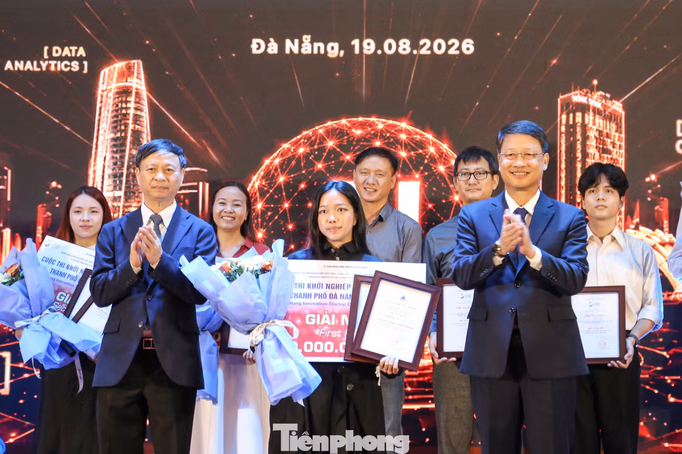 tp-cuoc-thi-khoi-nghiep-surf-2.jpg