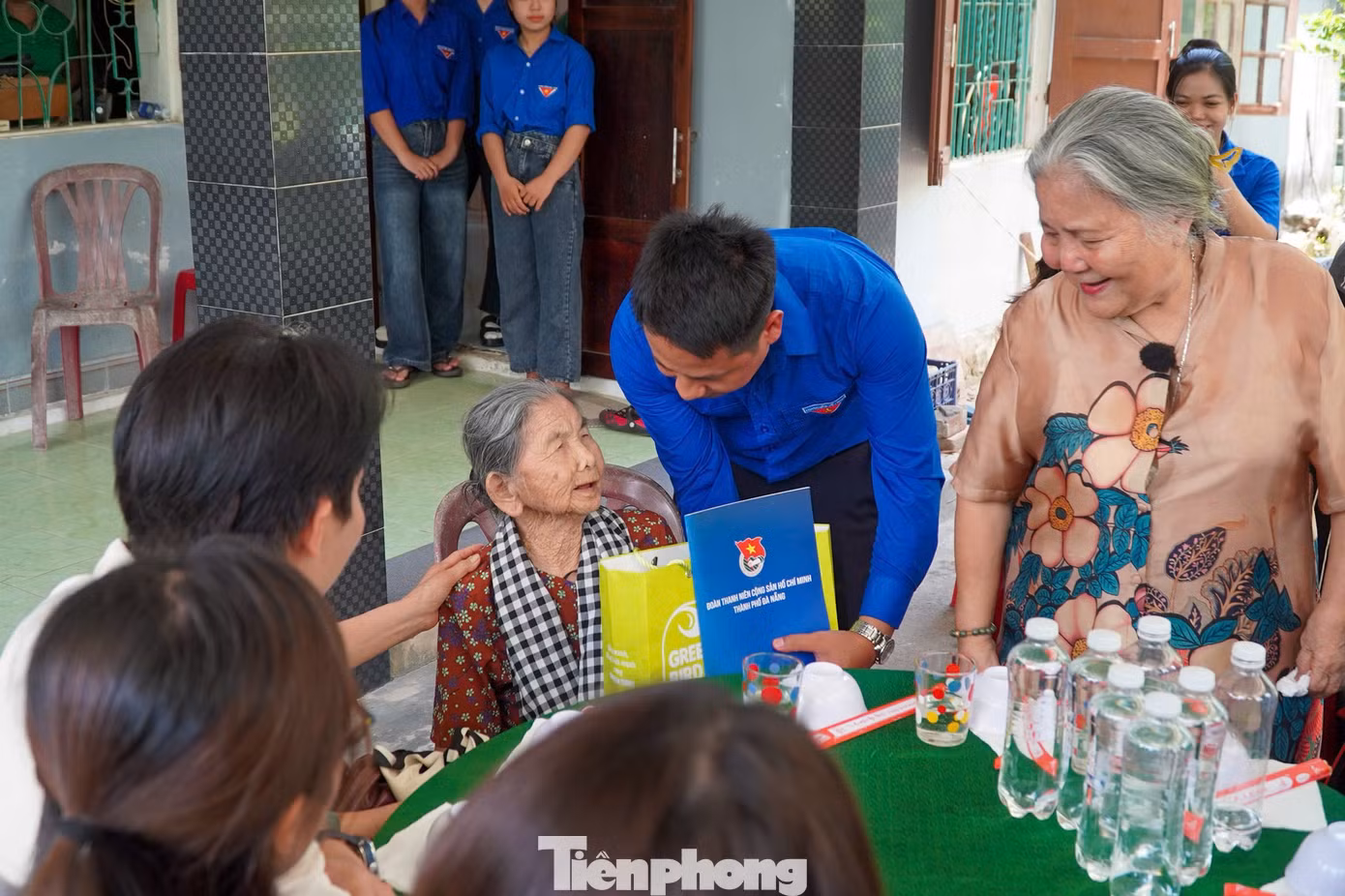tp-chuyen-xe-tu-hao-viet-nam-da-nang-25.jpg