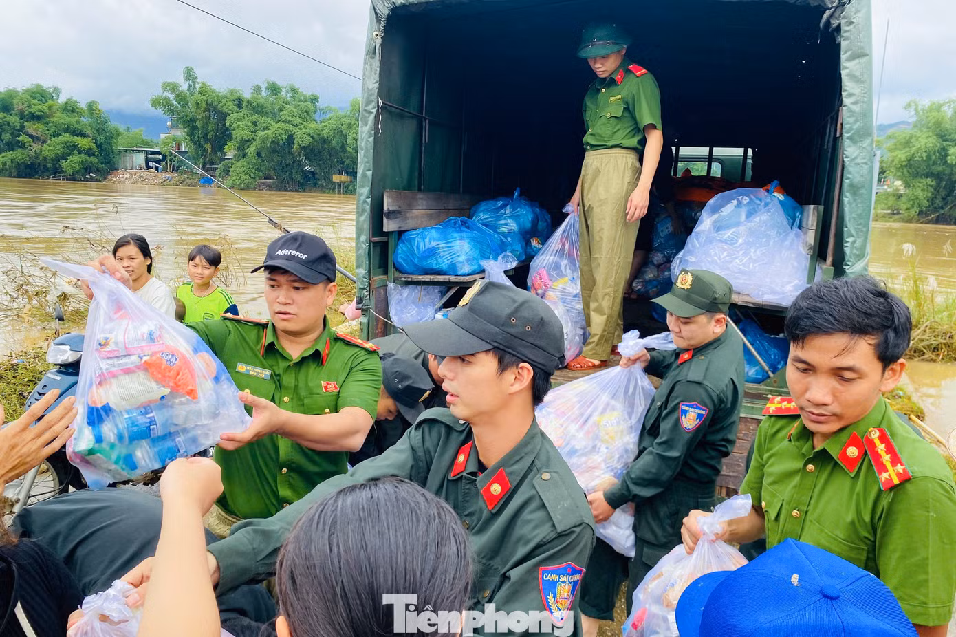 tp-tuoi-tre-cong-an-da-nang-13.jpg