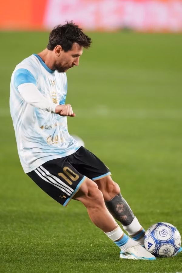 Lionel Messi mặc áo số 10 của đội tuyển Argentina.