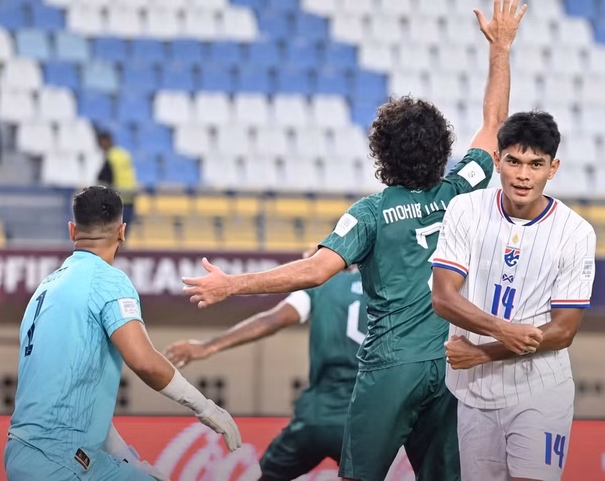 Cầu thủ ĐT Pakistan và Thái Lan tại FIFA ASEAN Cup 2026