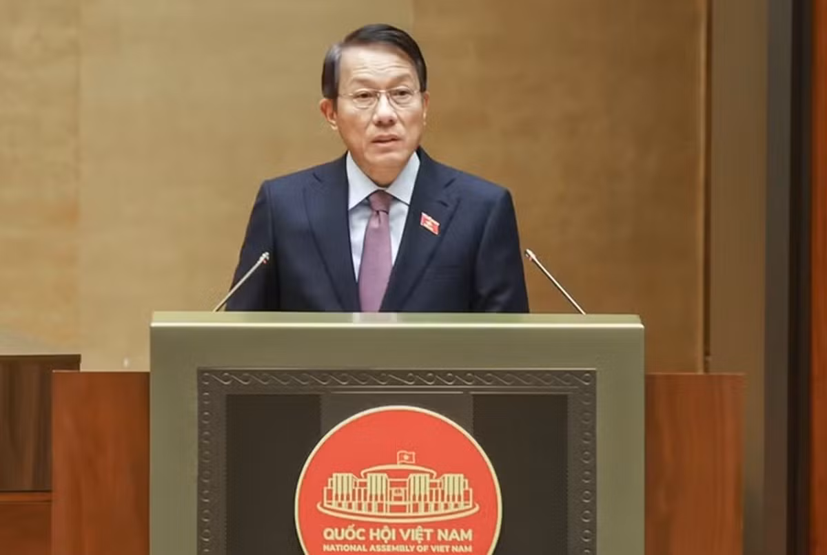 Bộ trưởng Bộ Công an Lương Tam Quang trình dự án Luật Xử lý vi phạm hành chính sửa đổi sáng 26/10.