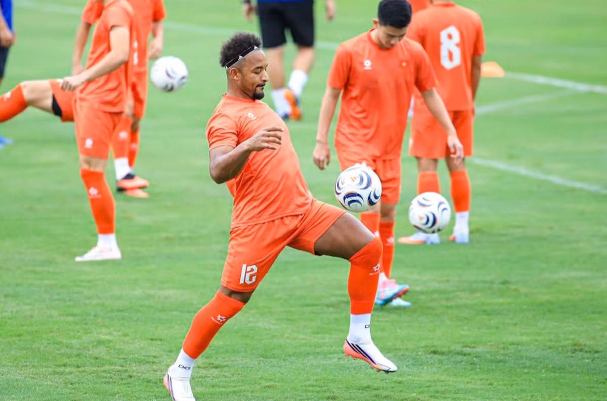 Xuân Son cạnh tranh danh hiệu Vua phá lưới ASEAN Cup 2026