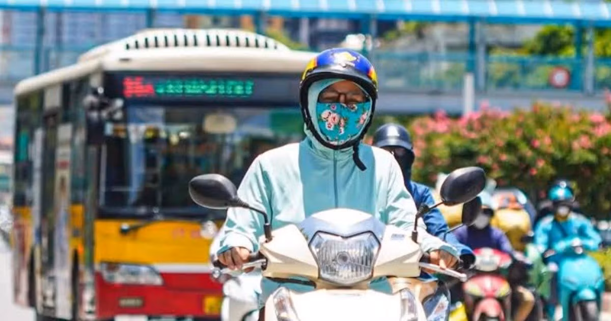 Hà Nội bước vào những ngày nóng ẩm đầu tiết Tiểu Thử.