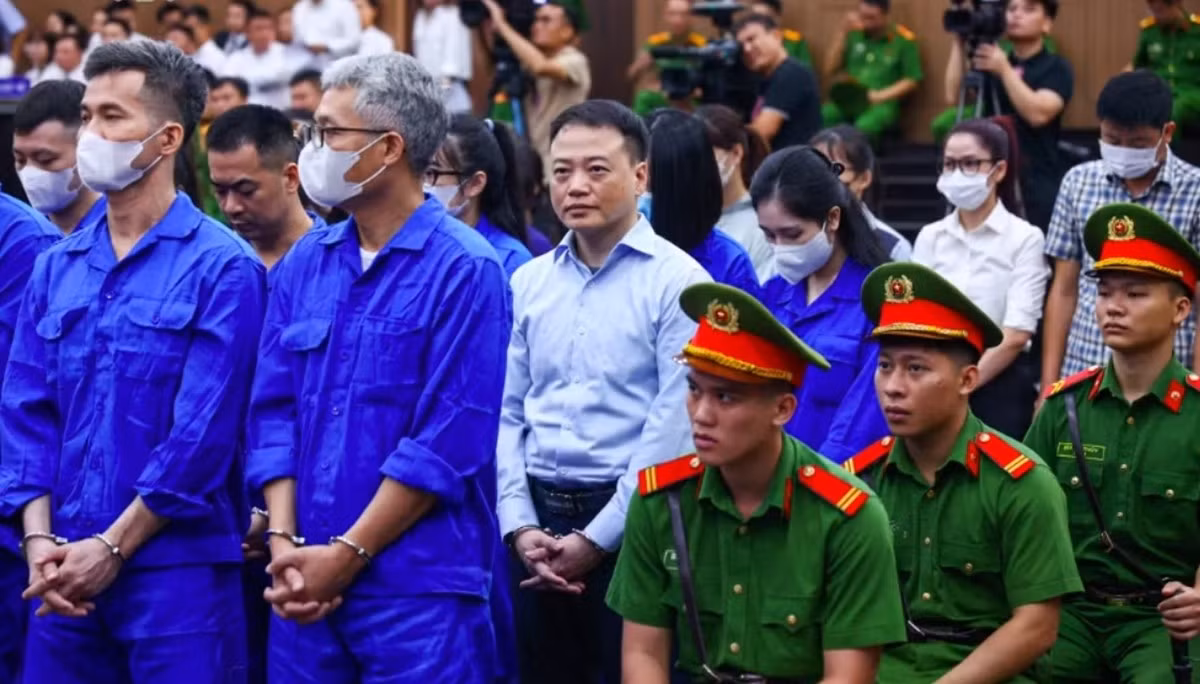Bị cáo Nguyễn Hòa Bình tại phiên tòa xét xử vụ án liên quan Phó Đức Nam.