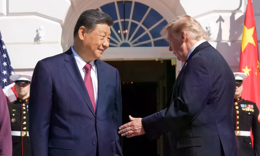 Tổng thống Donald Trump mời Chủ tịch Tập Cận Bình mua vũ khí Mỹ