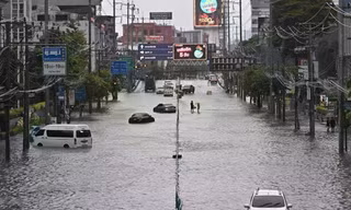 Bangkok chìm trong biển nước, Thái Lan ban bố tình trạng thảm hoạ 