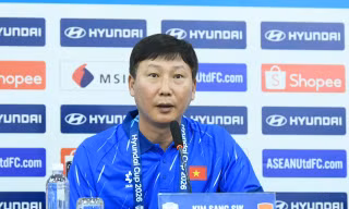HLV Kim Sang-sik: 'Tuyển Việt Nam không được chủ quan trước Malaysia'