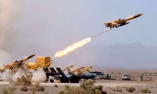 Iran kích hoạt khẩn hệ thống phòng không khi Mỹ mở đợt tấn công mới