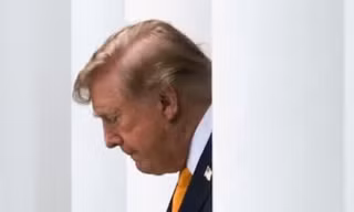 Tỷ lệ ủng hộ chiến dịch Iran giảm, uy tín của Tổng thống Trump xuống thấp kỷ lục