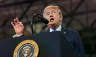 Tổng thống Donald Trump muốn tuyên bố eo biển Hormuz là lãnh thổ Mỹ