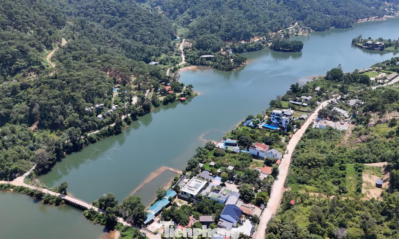 Loạt villa, homestay quanh hồ Đồng Đò đóng cửa